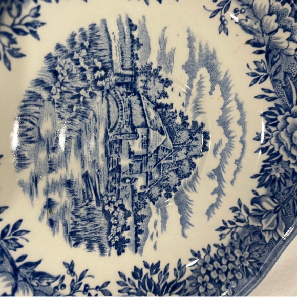 Five olde Staffordshire 5 1/2 inch saucers - Picture 5 of 11